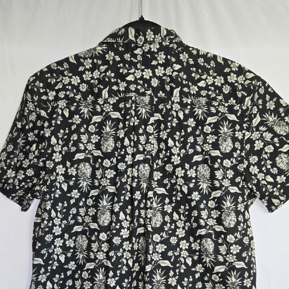 Arizona Jean Company Black and White Floral Shirt - Picture 8 of 12